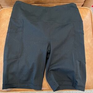 Yogalicious Black High-Waist Bike Shorts with Side Pockets